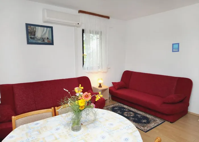 Appartamento With Parking Space Njivice, Krk - 9668 *