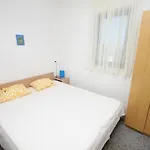 Apartament With Parking Space Njivice, Krk - 9668 Nijvice